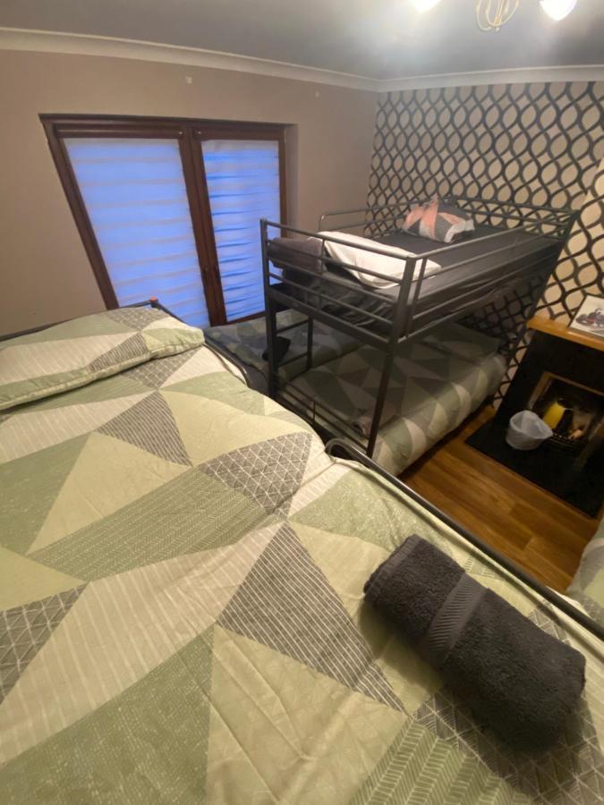 Dublin Airport Big Rooms With Bathroom Outside Room - Kitchen Only 7 Days Reservation Экстерьер фото
