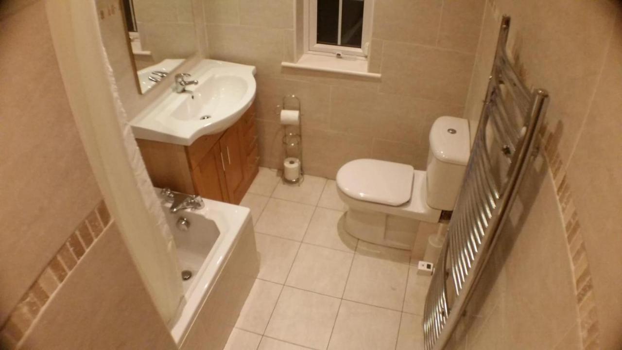 Dublin Airport Big Rooms With Bathroom Outside Room - Kitchen Only 7 Days Reservation Экстерьер фото