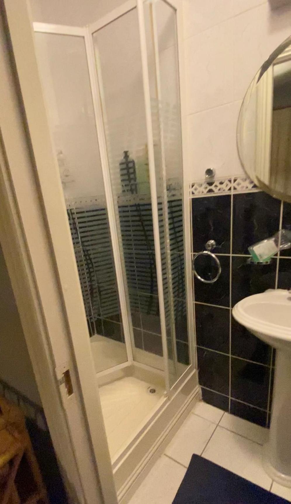 Dublin Airport Big Rooms With Bathroom Outside Room - Kitchen Only 7 Days Reservation Экстерьер фото